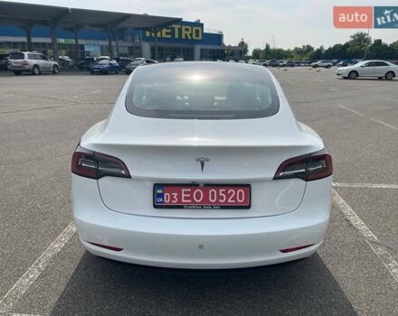 Белый Тесла Модель 3, объемом двигателя 0 л и пробегом 42 тыс. км за 26500 $, фото 5 на Automoto.ua
