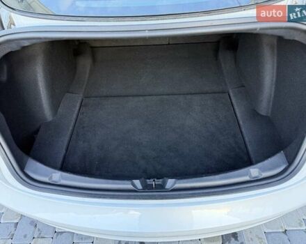 Білий Тесла Модель 3, об'ємом двигуна 0 л та пробігом 67 тис. км за 19999 $, фото 25 на Automoto.ua