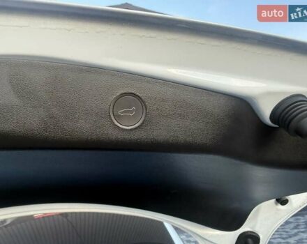 Білий Тесла Модель 3, об'ємом двигуна 0 л та пробігом 67 тис. км за 19999 $, фото 26 на Automoto.ua