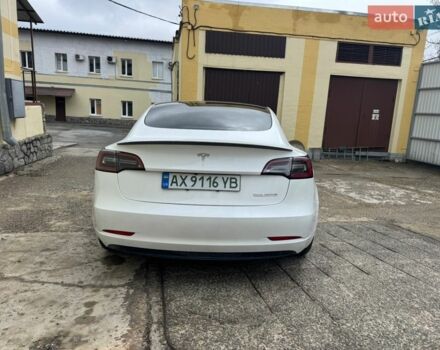 Білий Тесла Модель 3, об'ємом двигуна 0 л та пробігом 66 тис. км за 22000 $, фото 3 на Automoto.ua
