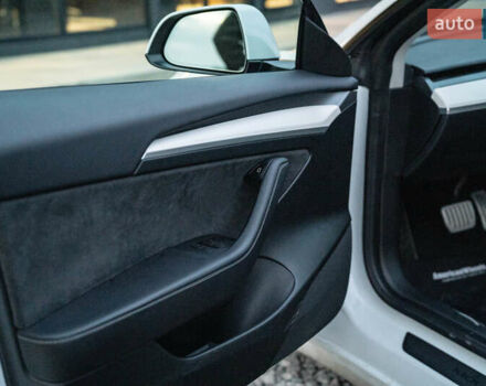 Белый Тесла Модель 3, объемом двигателя 0 л и пробегом 53 тыс. км за 27500 $, фото 33 на Automoto.ua