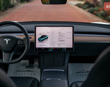 Белый Тесла Модель 3, объемом двигателя 0 л и пробегом 5 тыс. км за 27500 $, фото 40 на Automoto.ua