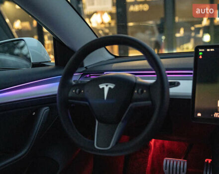 Белый Тесла Модель 3, объемом двигателя 0 л и пробегом 53 тыс. км за 27500 $, фото 21 на Automoto.ua