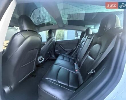 Білий Тесла Модель 3, об'ємом двигуна 0 л та пробігом 67 тис. км за 19999 $, фото 59 на Automoto.ua