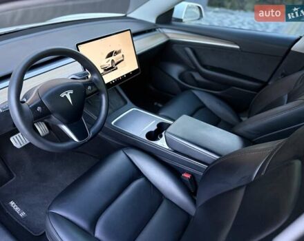 Білий Тесла Модель 3, об'ємом двигуна 0 л та пробігом 67 тис. км за 19999 $, фото 55 на Automoto.ua