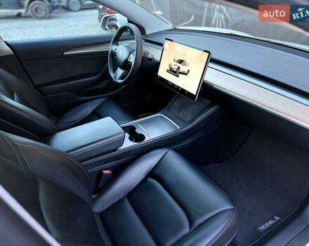 Білий Тесла Модель 3, об'ємом двигуна 0 л та пробігом 67 тис. км за 19999 $, фото 34 на Automoto.ua