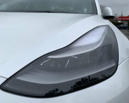 Белый Тесла Модель 3, объемом двигателя 0 л и пробегом 5 тыс. км за 26700 $, фото 45 на Automoto.ua