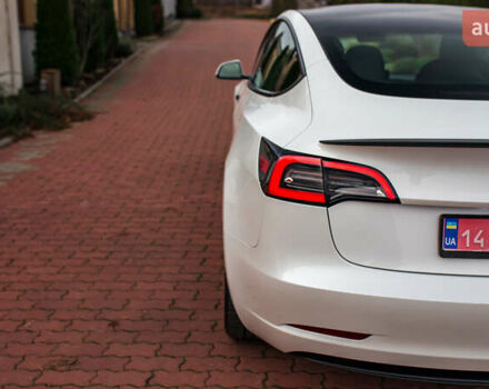 Белый Тесла Модель 3, объемом двигателя 0 л и пробегом 5 тыс. км за 27500 $, фото 24 на Automoto.ua