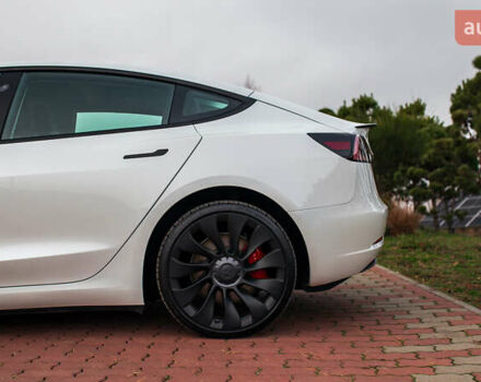 Белый Тесла Модель 3, объемом двигателя 0 л и пробегом 5 тыс. км за 27500 $, фото 7 на Automoto.ua