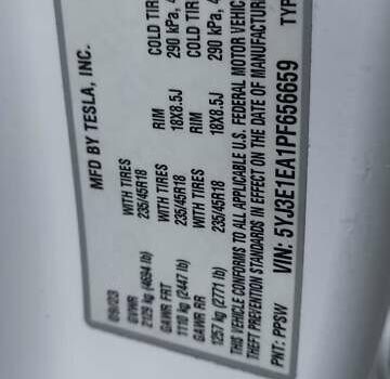 Белый Тесла Модель 3, объемом двигателя 0 л и пробегом 48 тыс. км за 20000 $, фото 9 на Automoto.ua