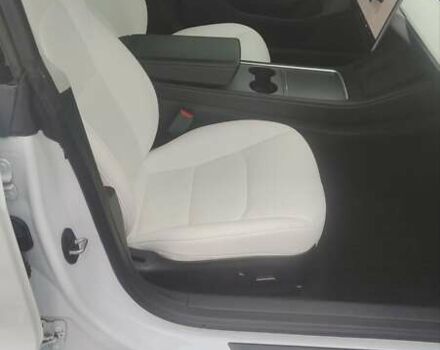 Белый Тесла Модель 3, объемом двигателя 0 л и пробегом 56 тыс. км за 18800 $, фото 12 на Automoto.ua