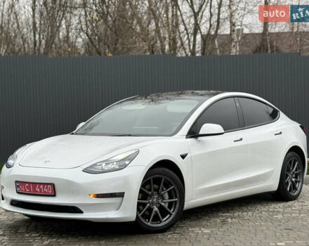 Білий Тесла Модель 3, об'ємом двигуна 0 л та пробігом 70 тис. км за 19999 $, фото 11 на Automoto.ua