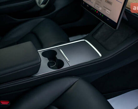 Белый Тесла Модель 3, объемом двигателя 0 л и пробегом 5 тыс. км за 27500 $, фото 45 на Automoto.ua