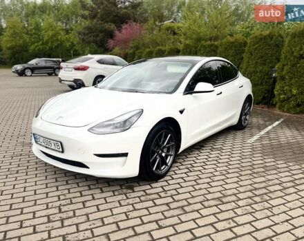 Білий Тесла Модель 3, об'ємом двигуна 0 л та пробігом 33 тис. км за 20310 $, фото 2 на Automoto.ua