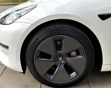 Белый Тесла Модель 3, объемом двигателя 0 л и пробегом 95 тыс. км за 13500 $, фото 5 на Automoto.ua