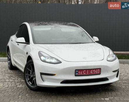 Білий Тесла Модель 3, об'ємом двигуна 0 л та пробігом 70 тис. км за 19999 $, фото 2 на Automoto.ua