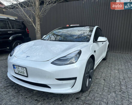 Белый Тесла Модель 3, объемом двигателя 0 л и пробегом 30 тыс. км за 21900 $, фото 2 на Automoto.ua