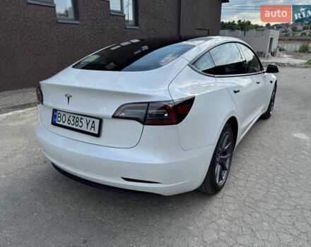Белый Тесла Модель 3, объемом двигателя 0 л и пробегом 19 тыс. км за 21500 $, фото 2 на Automoto.ua