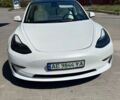 Білий Тесла Модель 3, об'ємом двигуна 0 л та пробігом 93 тис. км за 18700 $, фото 2 на Automoto.ua