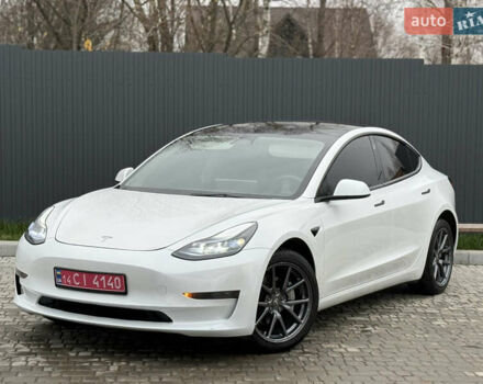 Білий Тесла Модель 3, об'ємом двигуна 0 л та пробігом 70 тис. км за 19999 $, фото 6 на Automoto.ua