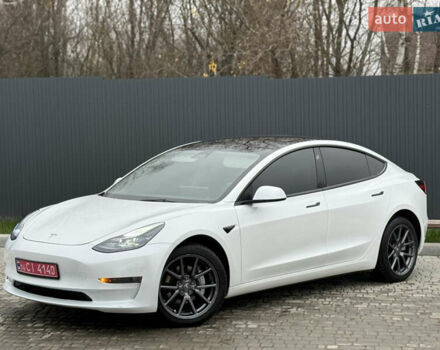 Білий Тесла Модель 3, об'ємом двигуна 0 л та пробігом 70 тис. км за 19999 $, фото 10 на Automoto.ua