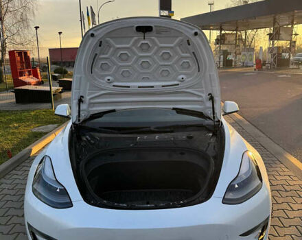 Белый Тесла Модель 3, объемом двигателя 0 л и пробегом 86 тыс. км за 19000 $, фото 13 на Automoto.ua