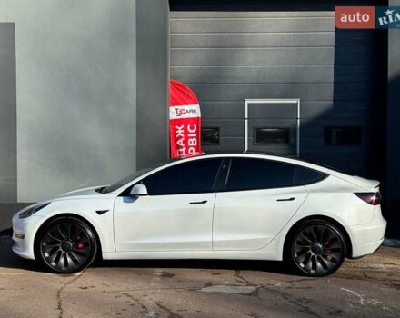 Белый Тесла Модель 3, объемом двигателя 0 л и пробегом 35 тыс. км за 27999 $, фото 6 на Automoto.ua