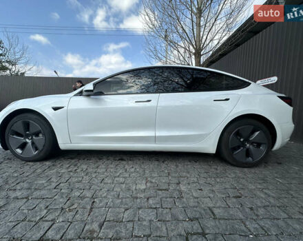 Белый Тесла Модель 3, объемом двигателя 0 л и пробегом 30 тыс. км за 21900 $, фото 1 на Automoto.ua
