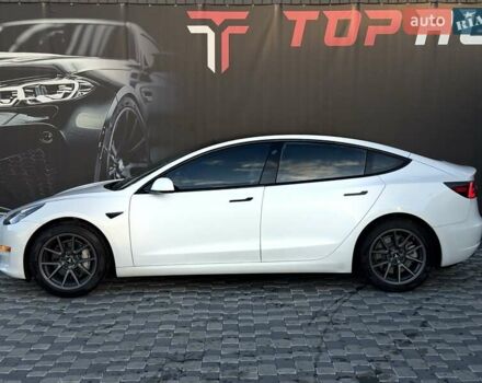 Білий Тесла Модель 3, об'ємом двигуна 0 л та пробігом 67 тис. км за 19999 $, фото 15 на Automoto.ua