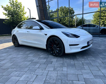 Белый Тесла Модель 3, объемом двигателя 0 л и пробегом 32 тыс. км за 28500 $, фото 2 на Automoto.ua