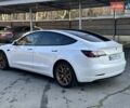 Белый Тесла Модель 3, объемом двигателя 0 л и пробегом 64 тыс. км за 20999 $, фото 4 на Automoto.ua