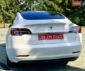 Білий Тесла Модель 3, об'ємом двигуна 0 л та пробігом 208 тис. км за 17800 $, фото 5 на Automoto.ua