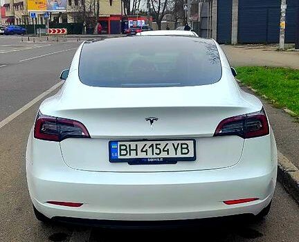 Білий Тесла Модель 3, об'ємом двигуна 0 л та пробігом 49 тис. км за 20000 $, фото 2 на Automoto.ua