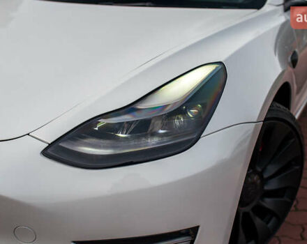 Белый Тесла Модель 3, объемом двигателя 0 л и пробегом 5 тыс. км за 27500 $, фото 61 на Automoto.ua