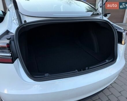 Белый Тесла Модель 3, объемом двигателя 0 л и пробегом 34 тыс. км за 18900 $, фото 53 на Automoto.ua