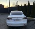 Белый Тесла Модель 3, объемом двигателя 0 л и пробегом 79 тыс. км за 22000 $, фото 3 на Automoto.ua