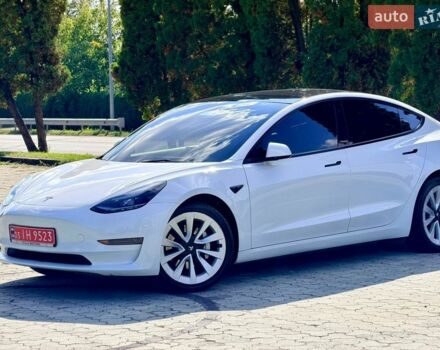 Білий Тесла Модель 3, об'ємом двигуна 0 л та пробігом 208 тис. км за 17800 $, фото 2 на Automoto.ua