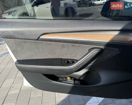 Білий Тесла Модель 3, об'ємом двигуна 0 л та пробігом 32 тис. км за 24000 $, фото 22 на Automoto.ua