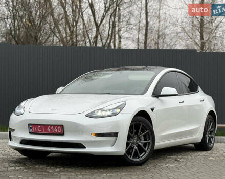 Білий Тесла Модель 3, об'ємом двигуна 0 л та пробігом 70 тис. км за 19999 $, фото 7 на Automoto.ua
