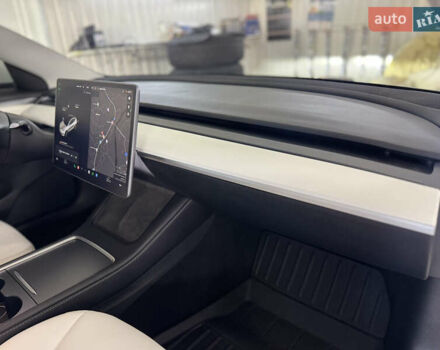 Белый Тесла Модель 3, объемом двигателя 0 л и пробегом 34 тыс. км за 24900 $, фото 10 на Automoto.ua