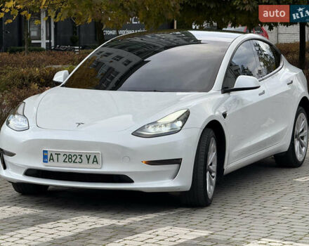 Белый Тесла Модель 3, объемом двигателя 0 л и пробегом 33 тыс. км за 24999 $, фото 3 на Automoto.ua