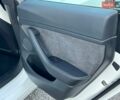 Білий Тесла Модель 3, об'ємом двигуна 0 л та пробігом 5 тис. км за 23888 $, фото 27 на Automoto.ua
