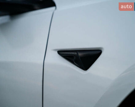 Белый Тесла Модель 3, объемом двигателя 0 л и пробегом 53 тыс. км за 27500 $, фото 12 на Automoto.ua