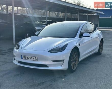 Белый Тесла Модель 3, объемом двигателя 0 л и пробегом 64 тыс. км за 20999 $, фото 1 на Automoto.ua