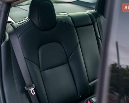 Белый Тесла Модель 3, объемом двигателя 0 л и пробегом 5 тыс. км за 27500 $, фото 32 на Automoto.ua