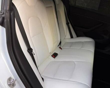 Белый Тесла Модель 3, объемом двигателя 0 л и пробегом 48 тыс. км за 23000 $, фото 27 на Automoto.ua