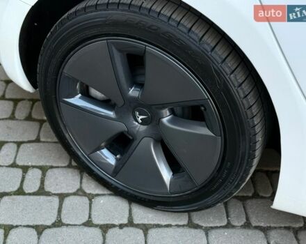 Белый Тесла Модель 3, объемом двигателя 0 л и пробегом 34 тыс. км за 18900 $, фото 12 на Automoto.ua