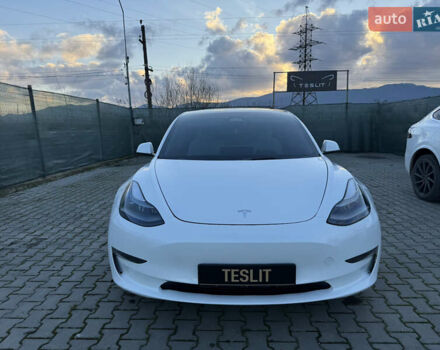 Білий Тесла Модель 3, об'ємом двигуна 0 л та пробігом 42 тис. км за 25500 $, фото 4 на Automoto.ua