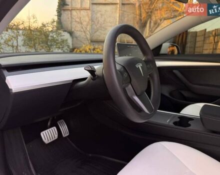 Белый Тесла Модель 3, объемом двигателя 0 л и пробегом 48 тыс. км за 23000 $, фото 15 на Automoto.ua