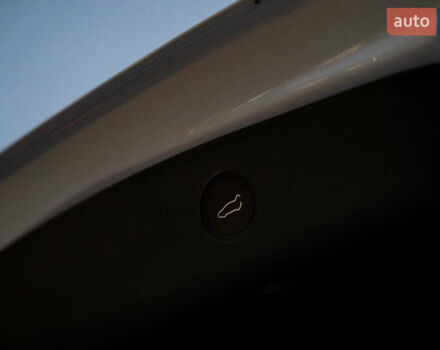 Белый Тесла Модель 3, объемом двигателя 0 л и пробегом 53 тыс. км за 27500 $, фото 32 на Automoto.ua